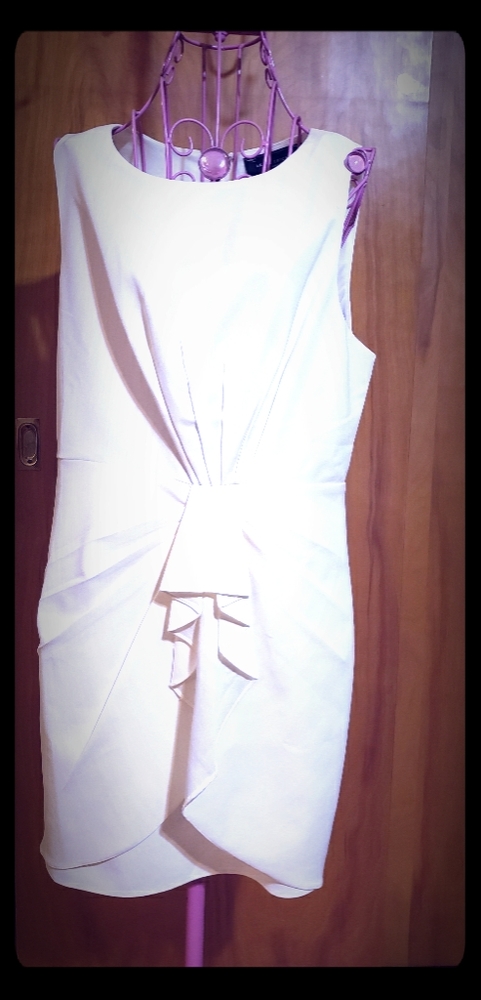 White ruched detail sleeveless dress